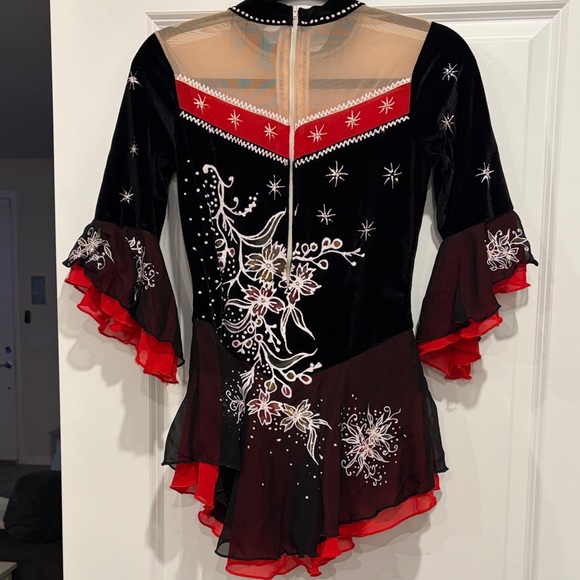 Elegant Black and Red Embroidered Figure Skating Dress - Picture 7 of 9